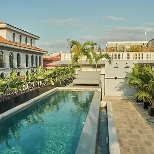 Amazinn Places Rooftop And Design Pool Iii Апартаменты