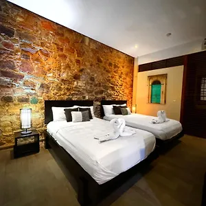 Boutique In Old Town Daire Panama