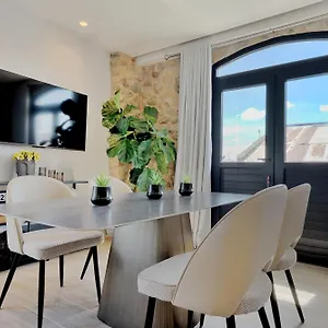 Classy 1br With Terrace In Casco Viejo Panama