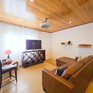 Margaritaville Charm Suburban Retreat In Tatil Evi