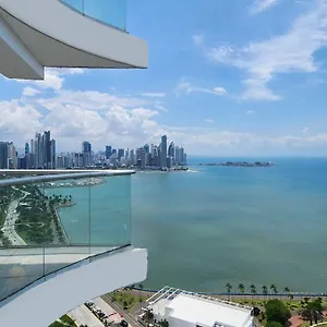 Konukevi Ocean View Private Room Balcony, Pool, Rooftop Gym Next To Hilton Panama Panama