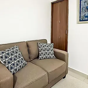 Modern 2br Near Trendy Via Argentina & Metro Panama