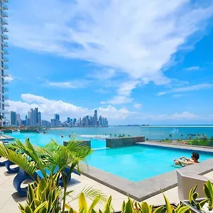 The Sands Vista Infinita Al Mar * Panama Stadt