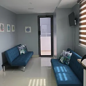 Centrally Located And Comfortable Lägenhet